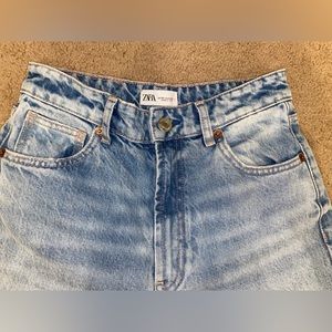 ZARA JEANS SIZE 4
